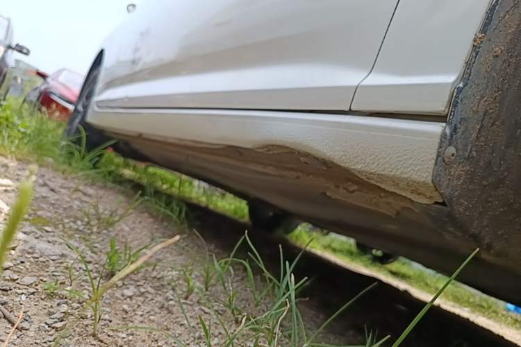 Used Volkswagen Lavida 2023 1.5L Automatic De Yi Edition Right Side Sill