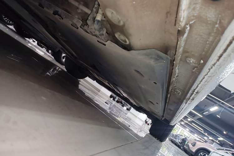 Used Volkswagen Lavida 2023 300TSI DSG Full-Comfort Edition Right Side Sill