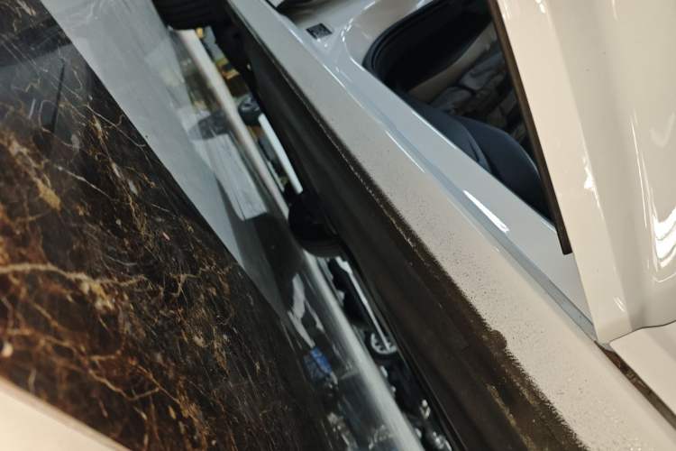 Used Volkswagen Lavida 2023 300TSI DSG Full-Comfort Edition Right Side Sill