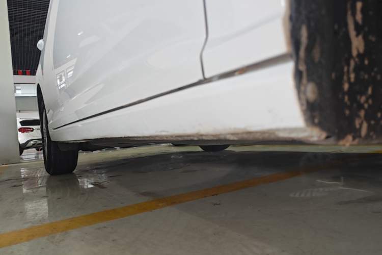 Used Volkswagen Lavida 2023 1.5L Automatic De Yi Edition Right Side Sill