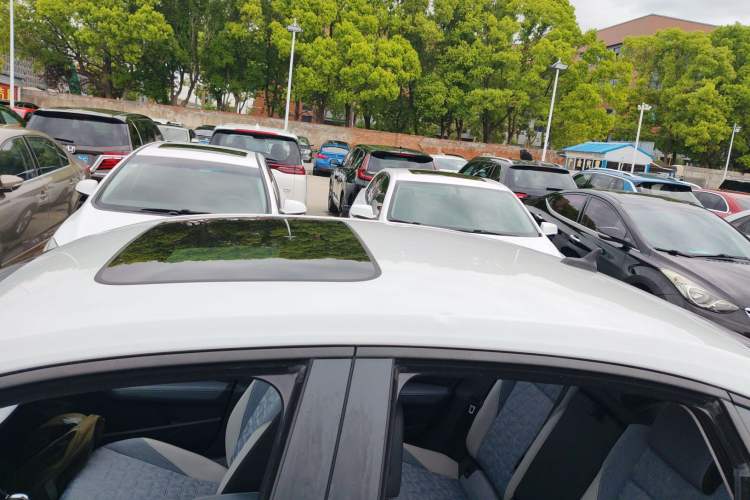 Used Volkswagen Lavida 2023 300TSI DSG Full-Comfort Edition Roof