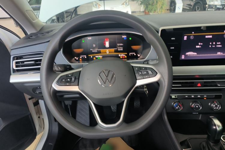 Used Volkswagen Lavida 2023 1.5L Automatic De Yi Edition Steering Wheel