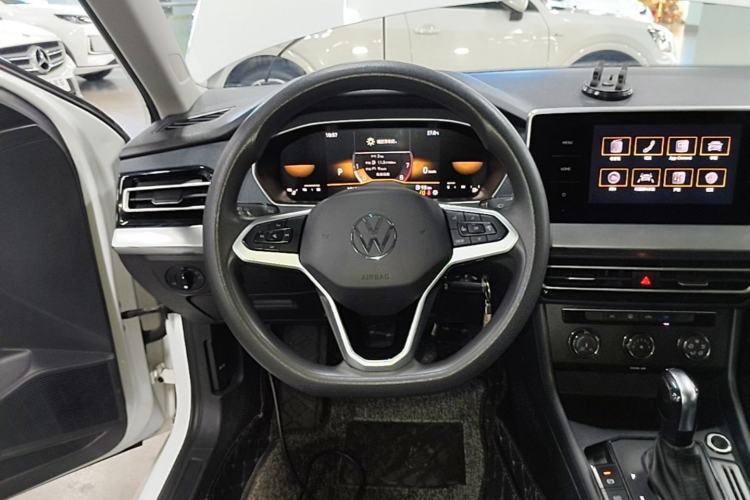 Used Volkswagen Lavida 2023 1.5L Automatic De Yi Edition Steering Wheel