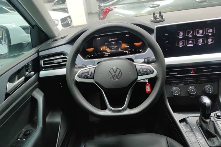 Used Volkswagen Lavida 2023 1.5L Automatic De Yi Edition Steering Wheel