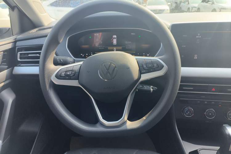 Used Volkswagen Lavida 2023 Revised 1.5L Automatic DeYi Edition Steering Wheel
