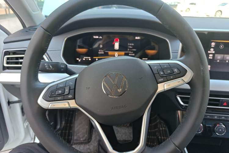 Used Volkswagen Lavida 2023 300TSI DSG Full-Comfort Edition Steering Wheel