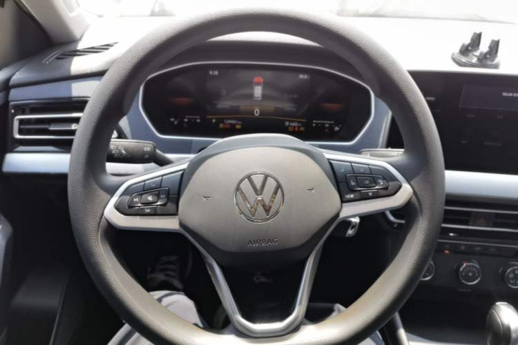 Used Volkswagen Lavida 2023 Revised 1.5L Automatic DeYi Edition Steering Wheel