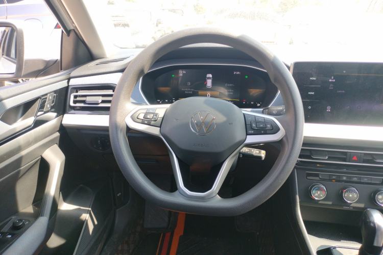 Used Volkswagen Lavida 2023 1.5L Automatic De Yi Edition Steering Wheel