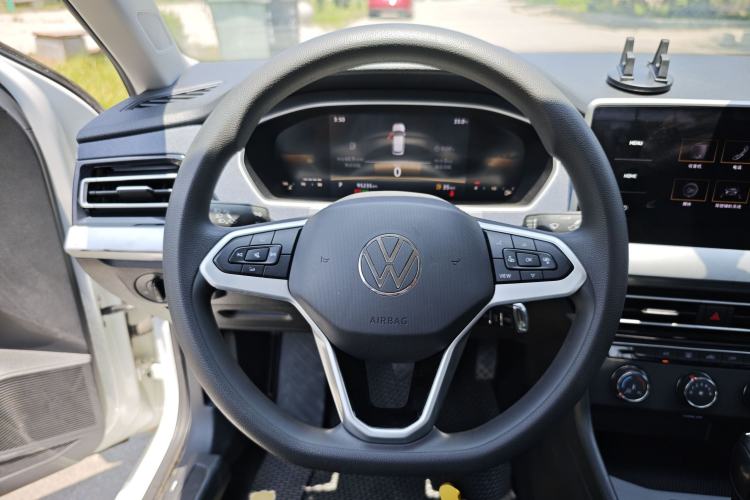 Used Volkswagen Lavida 2023 1.5L Automatic De Yi Edition Steering Wheel