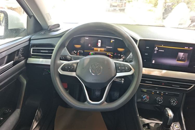 Used Volkswagen Lavida 2023 Revised 1.5L Automatic DeYi Edition Steering Wheel