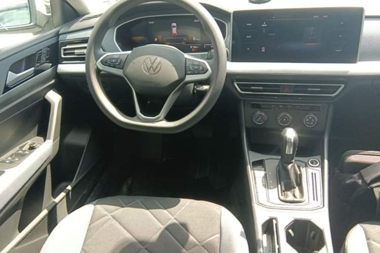 Used Volkswagen Lavida 2023 1.5L Automatic De Yi Edition Steering Wheel