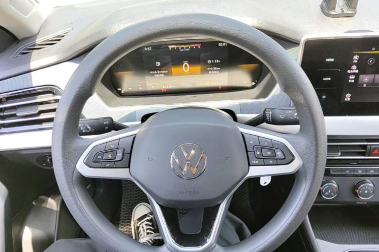 Used Volkswagen Lavida 2023 Revised 1.5L Automatic DeYi Edition Steering Wheel