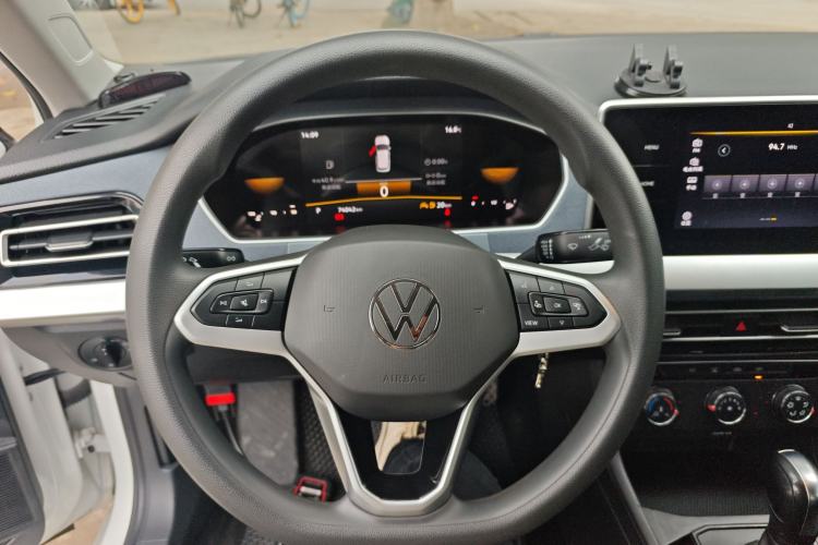 Used Volkswagen Lavida 2023 Revised 1.5L Automatic DeYi Edition Steering Wheel