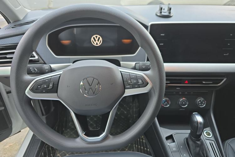 Used Volkswagen Lavida 2023 1.5L Automatic De Yi Edition Steering Wheel