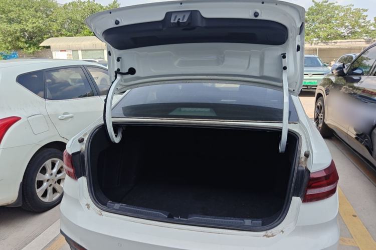 Used Volkswagen Lavida 2023 Revised 1.5L Automatic DeYi Edition Trunk