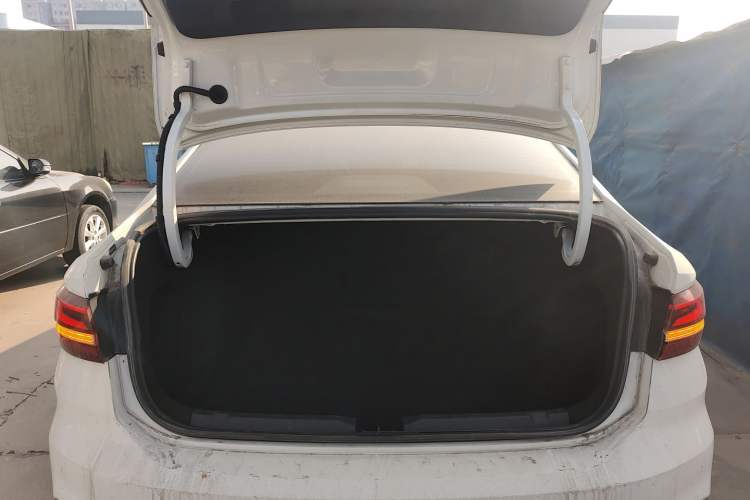 Used Volkswagen Lavida 2023 Revised 1.5L Automatic DeYi Edition Trunk