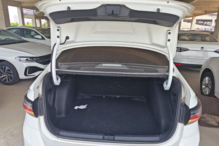 Used Volkswagen Lavida 2023 New Sharp 1.5L Automatic New Wish Edition Trunk
