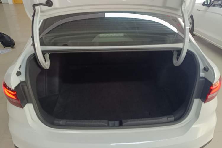 Used Volkswagen Lavida 2023 1.5L Automatic De Yi Edition Trunk