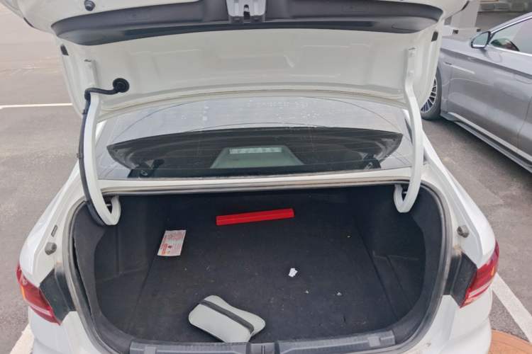 Used Volkswagen Lavida 2023 Revised 1.5L Automatic DeYi Edition Trunk