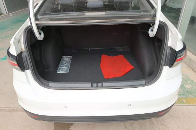 Used Volkswagen Lavida 2023 New Rui 1.5L Automatic New Yi Edition Trunk