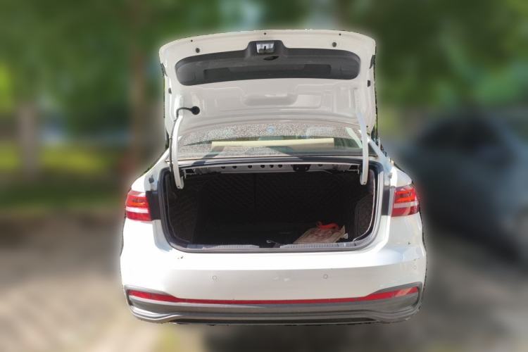 Used Volkswagen Lavida 2023 1.5L Automatic De Yi Edition Trunk
