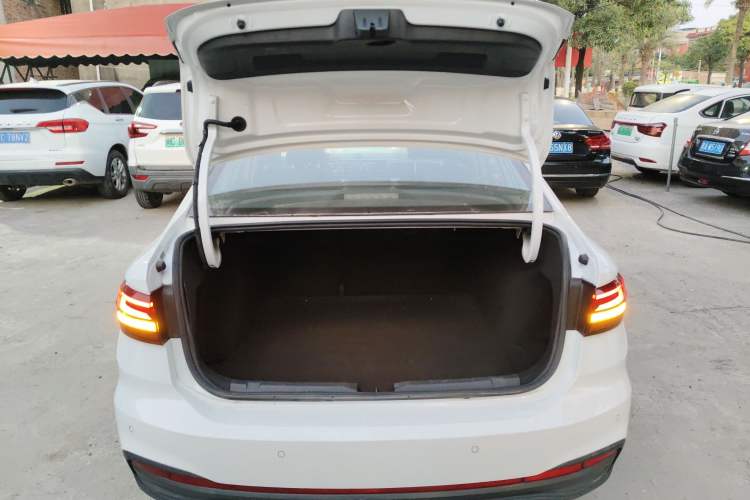 Used Volkswagen Lavida 2023 1.5L Automatic De Yi Edition Trunk