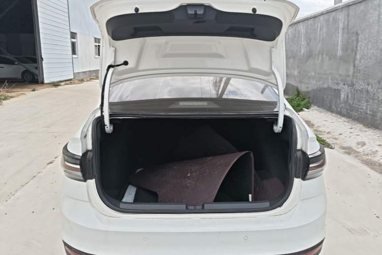 Used Volkswagen Lavida 2023 New Rui 1.5L Automatic New Yi Edition Trunk