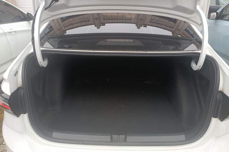 Used Volkswagen Lavida 2023 New Rui 1.5L Automatic New Yi Edition Trunk
