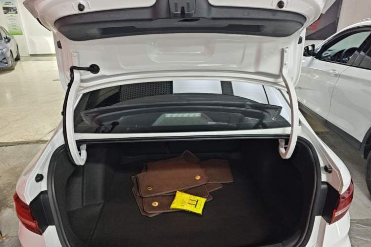 Used Volkswagen Lavida 2023 280TSI DSG Starry Sky Elegance Edition Trunk