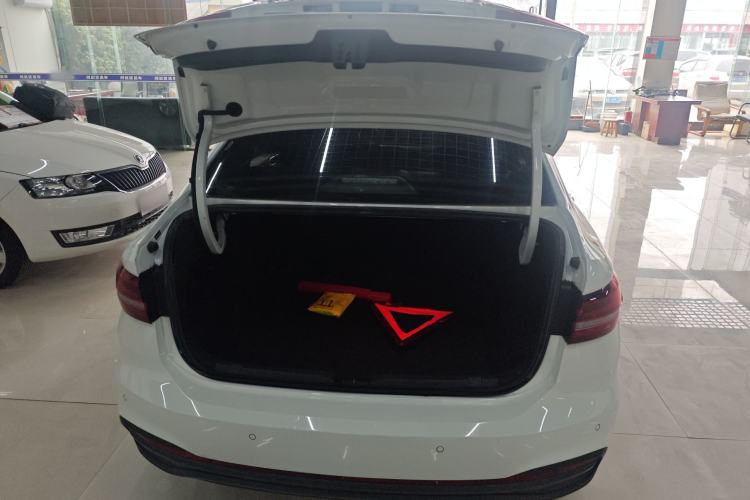Used Volkswagen Lavida 2023 Revised 1.5L Automatic DeYi Edition Trunk