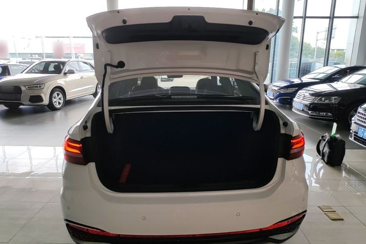 Used Volkswagen Lavida 2023 280TSI DSG Starry Sky Deluxe Edition Trunk