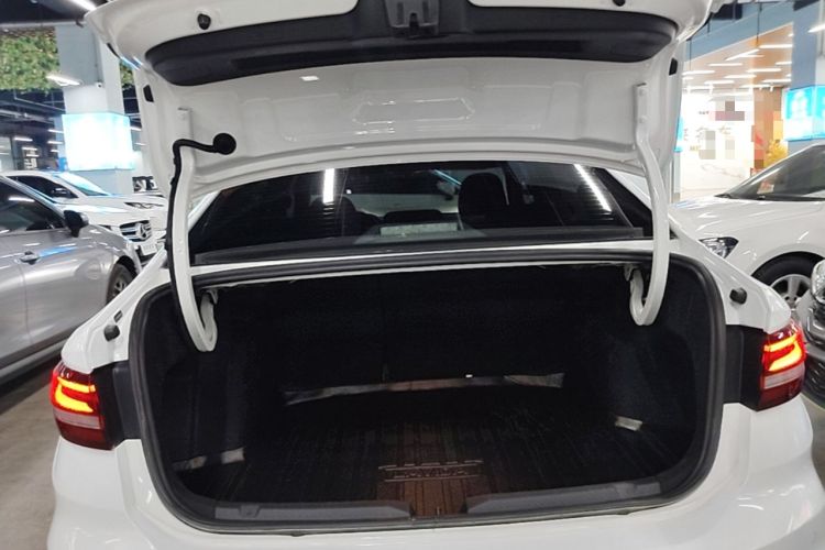 Used Volkswagen Lavida 2023 1.5L Automatic De Yi Edition Trunk