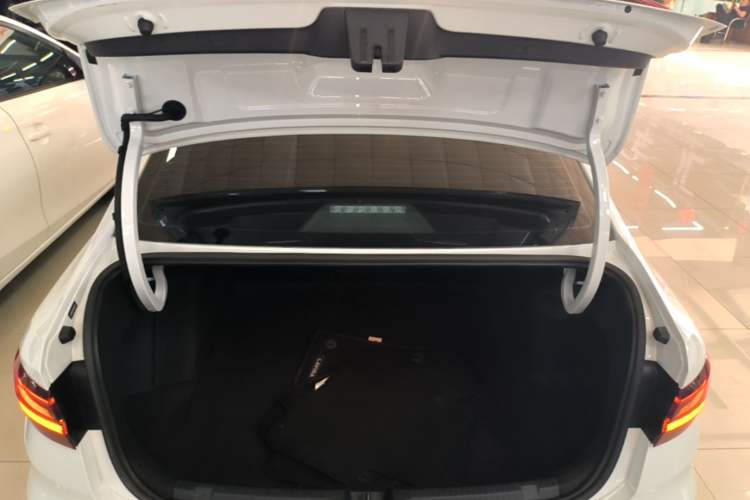 Used Volkswagen Lavida 2023 300TSI DSG Starry Full-Comfort Edition Trunk