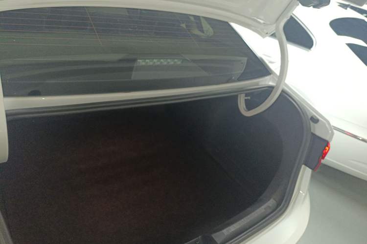 Used Volkswagen Lavida 2023 300TSI DSG Full-Comfort Edition Trunk