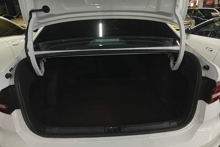 Used Volkswagen Lavida 2023 280TSI DSG Starry Sky Deluxe Edition Trunk