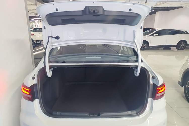 Used Volkswagen Lavida 2023 300TSI DSG Full-Comfort Edition Trunk