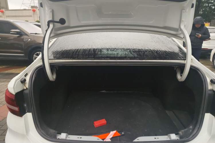 Used Volkswagen Lavida 2023 1.5L Automatic De Yi Edition Trunk