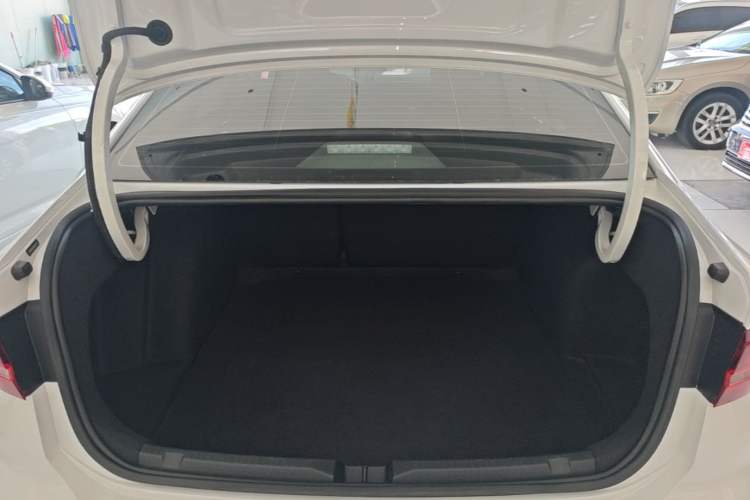 Used Volkswagen Lavida 2023 Revised 1.5L Automatic DeYi Edition Trunk