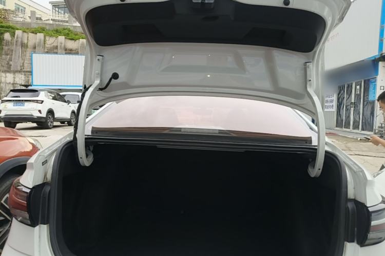 Used Volkswagen Lavida 2023 New Rui 1.5L Automatic New Yi Edition Trunk