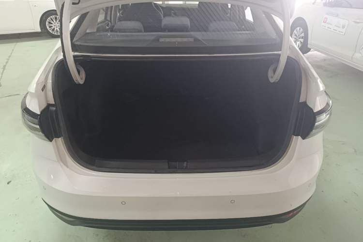 Used Volkswagen Lavida 2023 New Rui 1.5L Automatic New Yi Edition Trunk