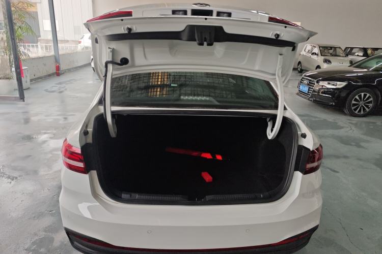 Used Volkswagen Lavida 2023 1.5L Automatic De Yi Edition Trunk