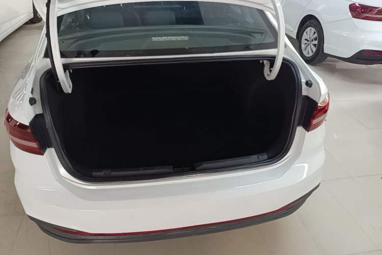 Used Volkswagen Lavida 2023 1.5L Automatic De Yi Edition Trunk