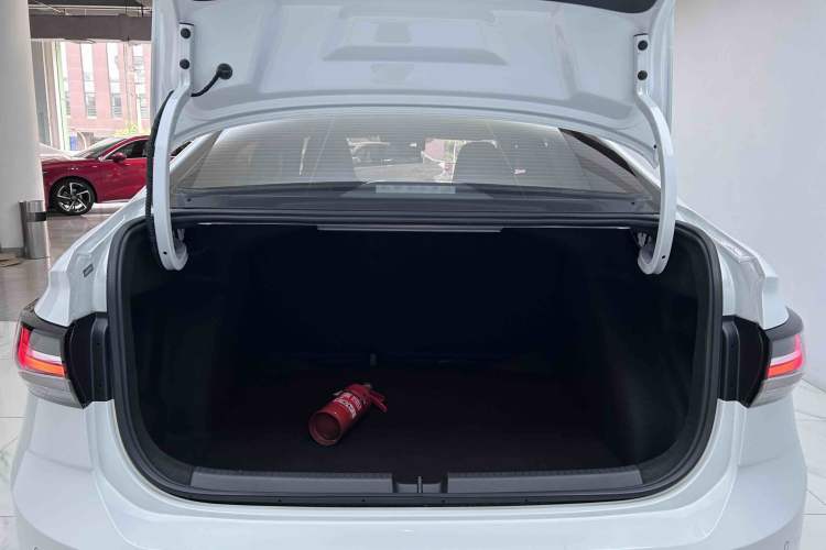 Used Volkswagen Lavida 2023 New Sharp 1.5L Automatic New Wish Edition Trunk