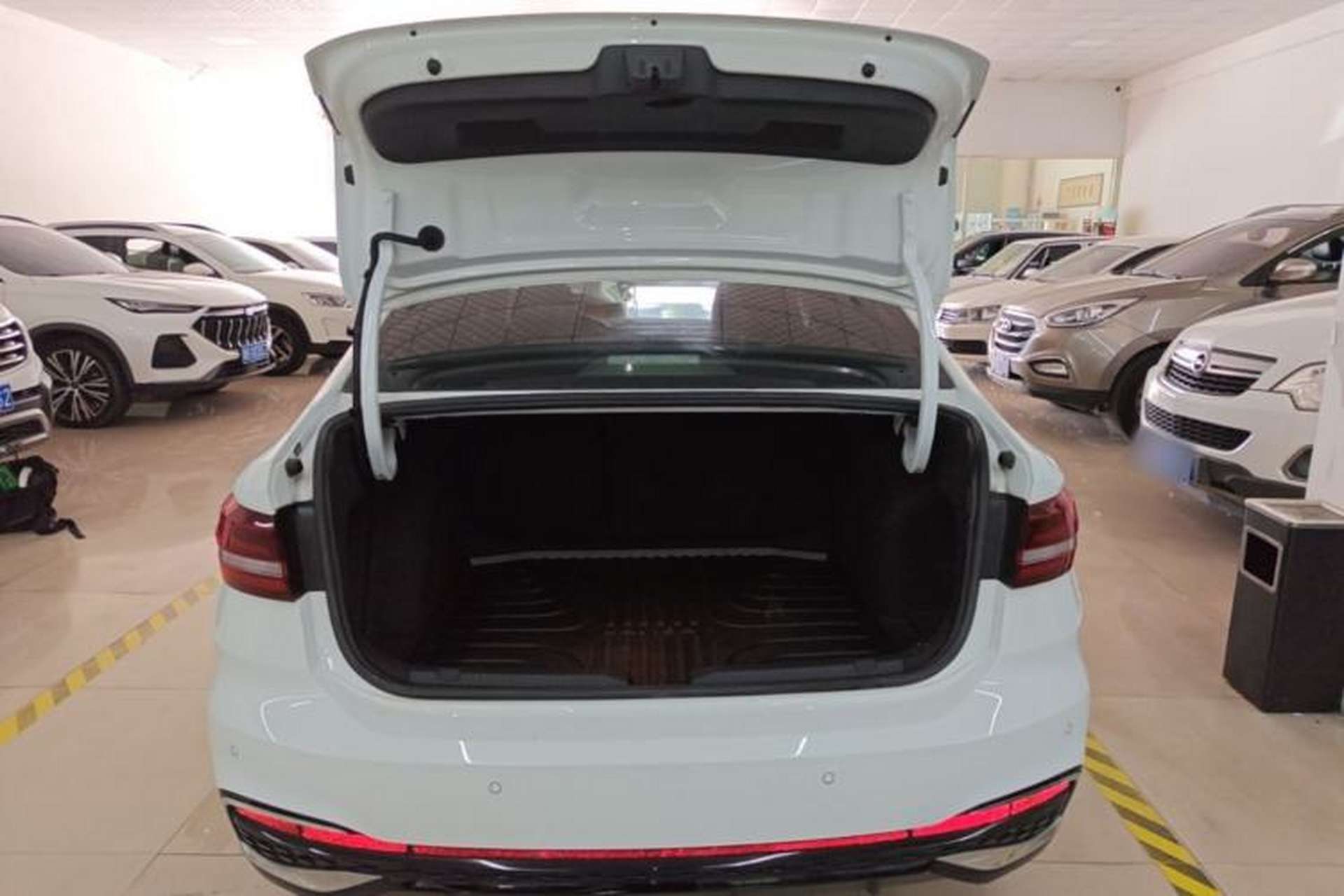 Used Volkswagen Lavida 2023 200TSI DSG Starry Full-Comfort Edition Trunk