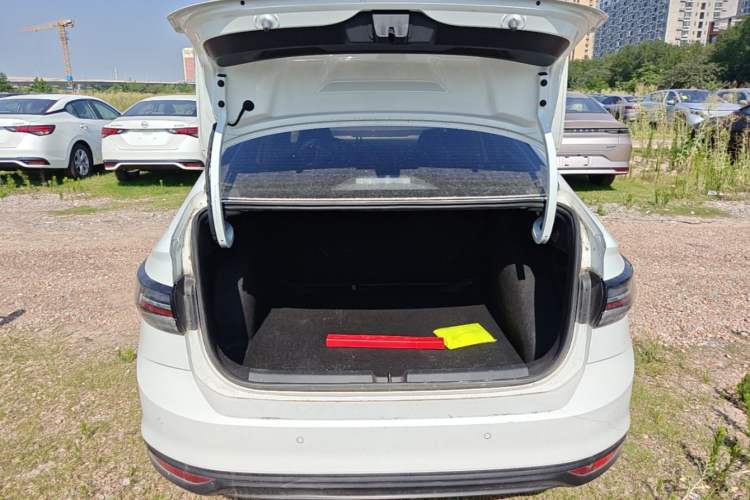 Used Volkswagen Lavida 2023 New Rui 1.5L Automatic New Yi Edition Trunk