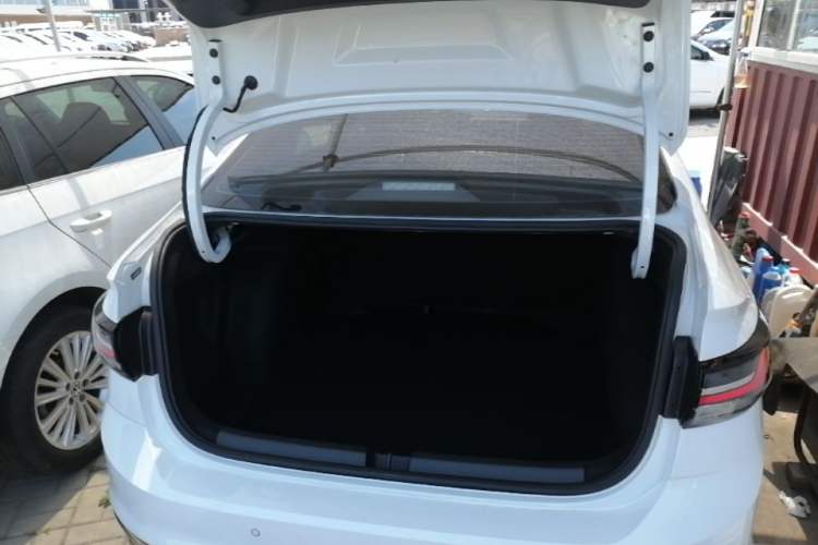 Used Volkswagen Lavida 2023 New Sharp 1.5L Automatic New Wish Edition Trunk