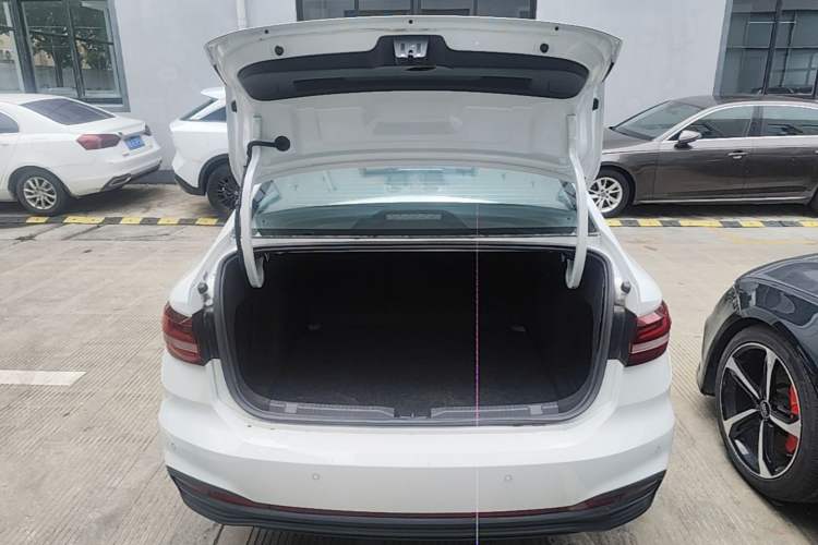 Used Volkswagen Lavida 2023 1.5L Automatic De Yi Edition Trunk