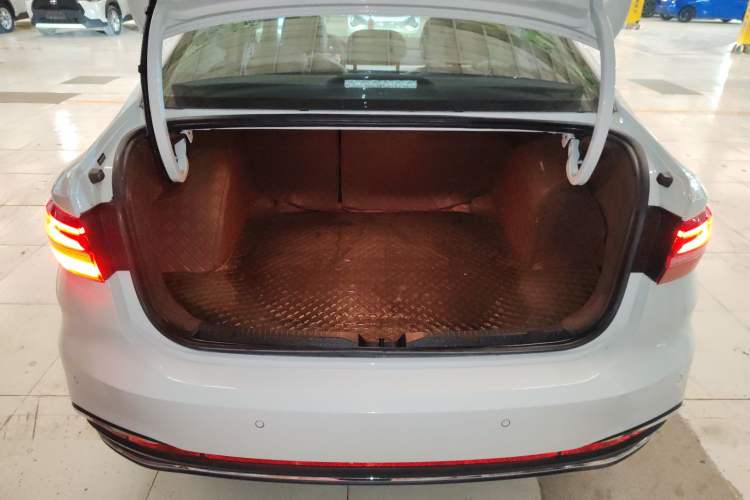 Used Volkswagen Lavida 2023 300TSI DSG Full-Comfort Edition Trunk