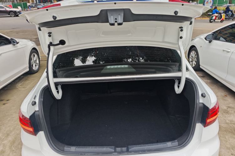Used Volkswagen Lavida 2023 Revised 1.5L Automatic DeYi Edition Trunk
