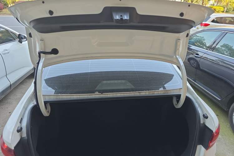 Used Volkswagen Lavida 2023 1.5L Automatic De Yi Edition Trunk